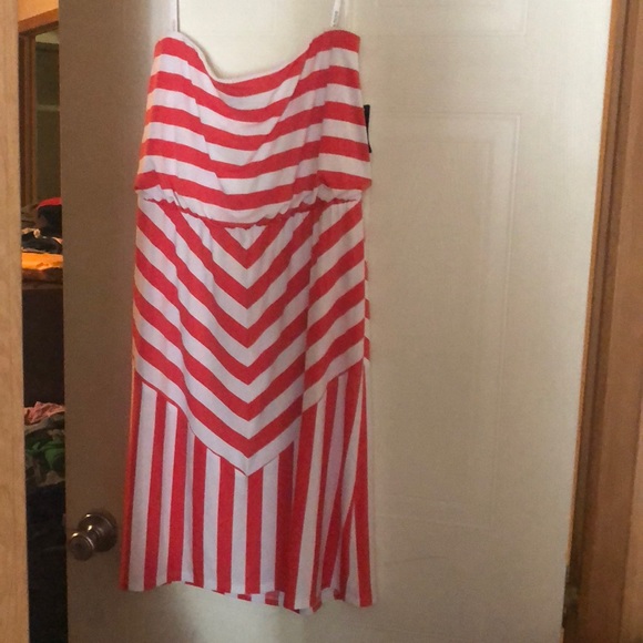 Orange and white sundress - Picture 2 of 3